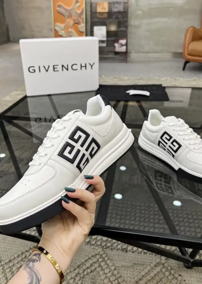 hype Givenchy Sneakers