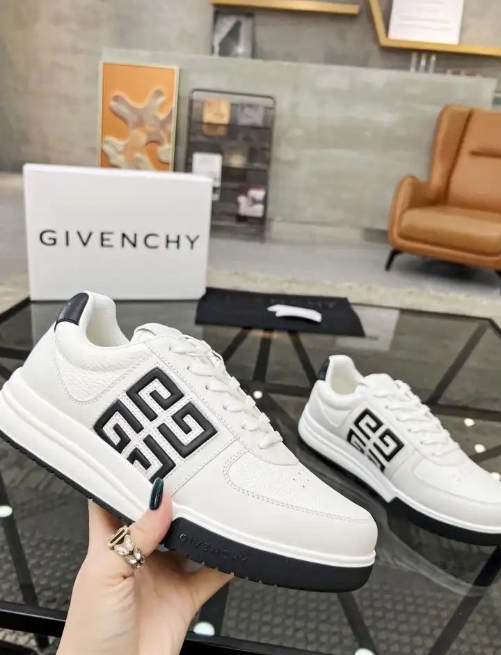 hype Givenchy Sneakers