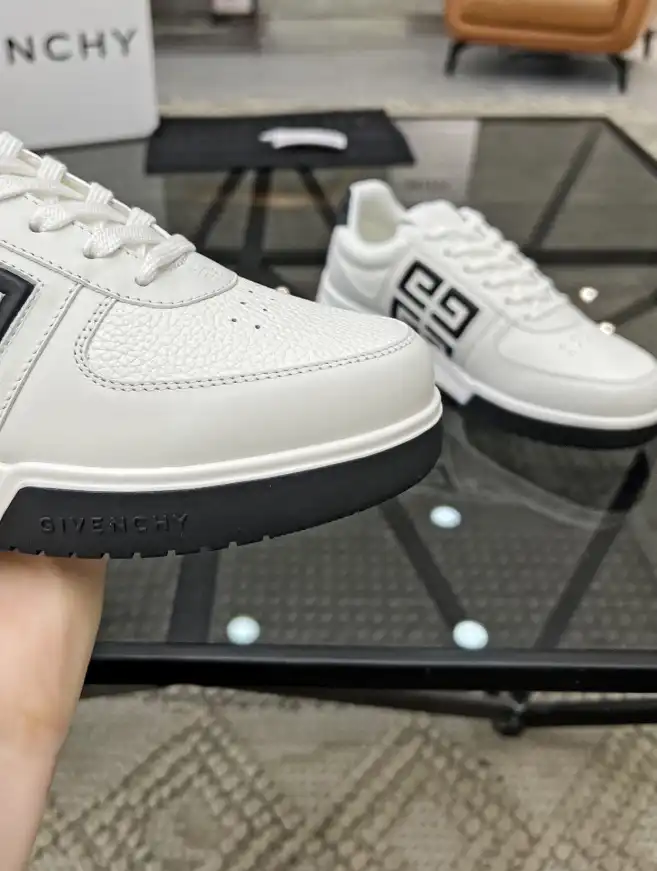 hype Givenchy Sneakers