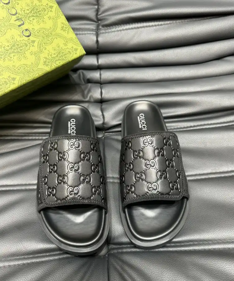 hype Gucci Slippers