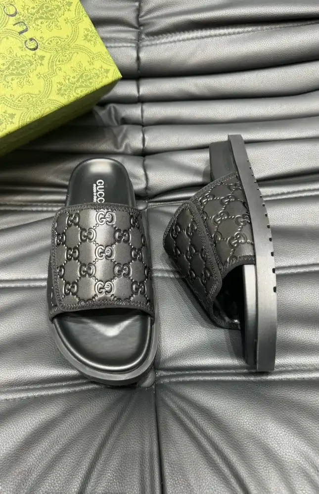 hype Gucci Slippers