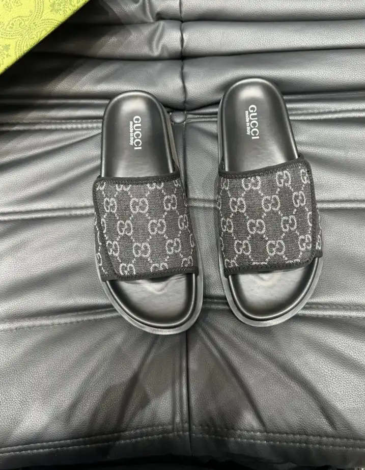 hype Gucci Slippers