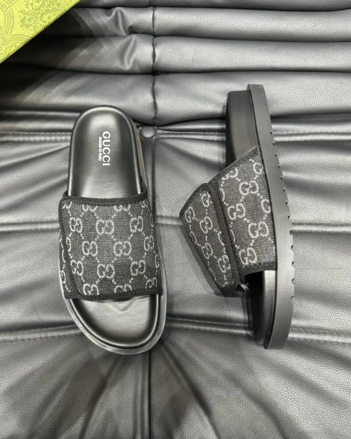 hype Gucci Slippers