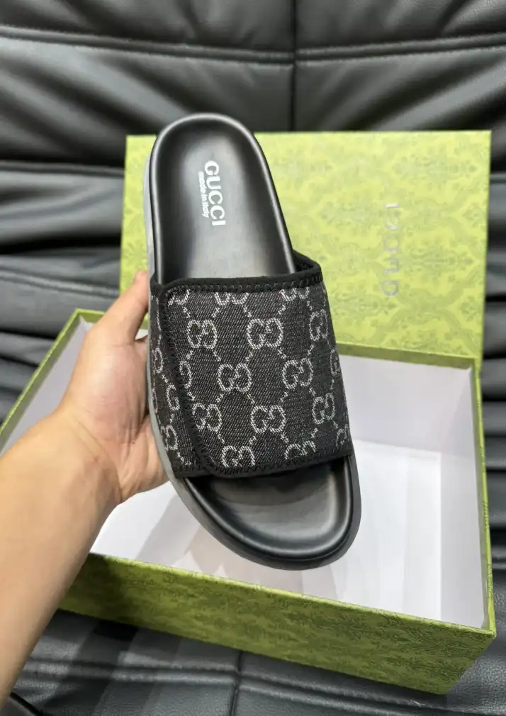 hype Gucci Slippers