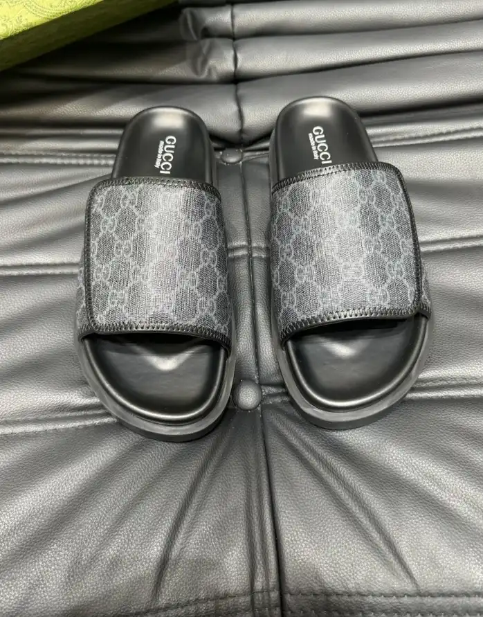 hype Gucci Slippers