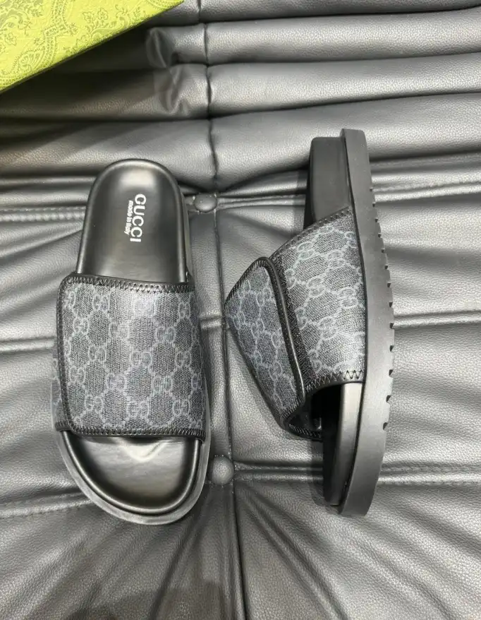 hype Gucci Slippers