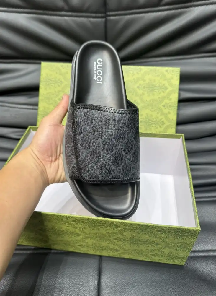 hype Gucci Slippers