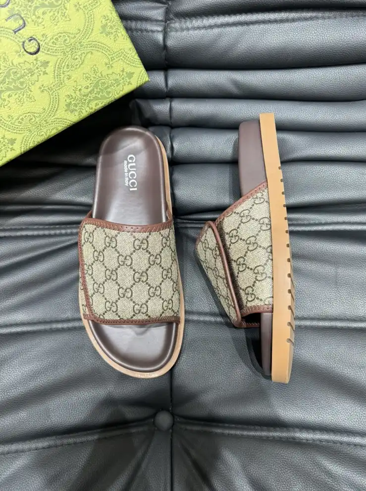 hype Gucci Slippers