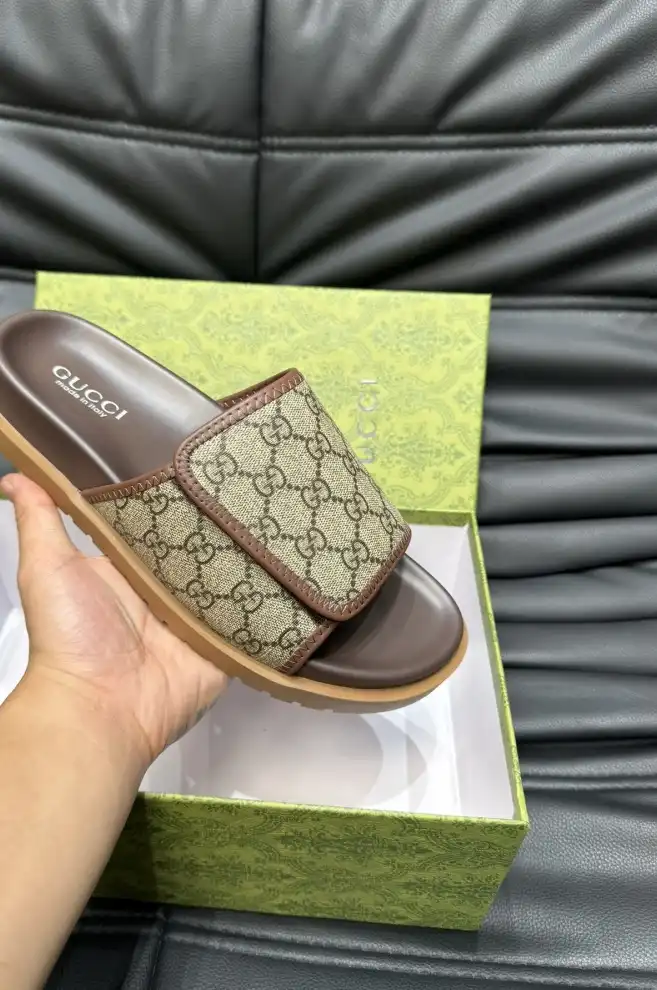 hype Gucci Slippers