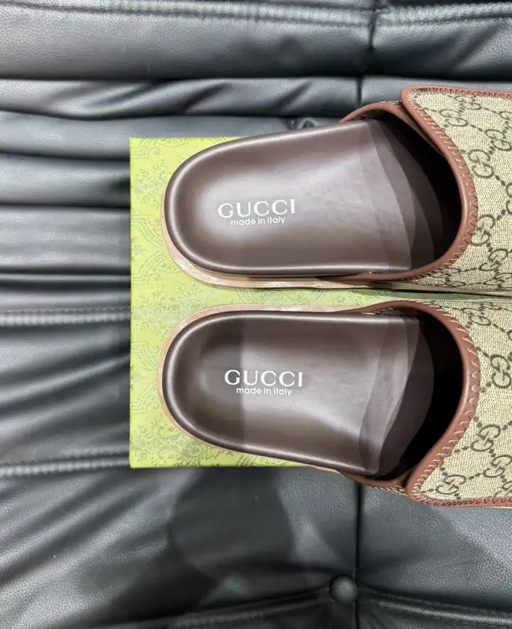 hype Gucci Slippers