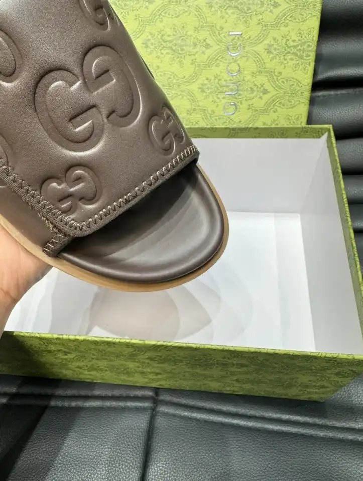 hype Gucci Slippers