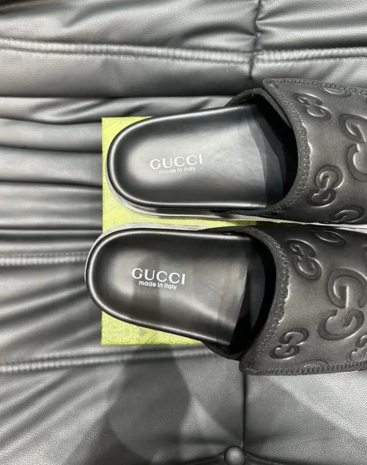 hype Gucci Slippers