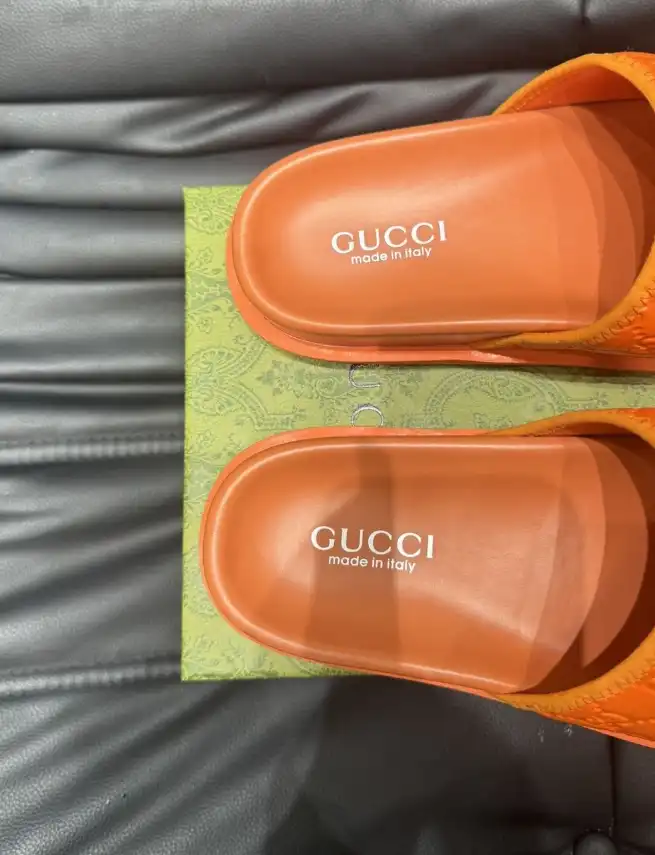 hype Gucci Slippers