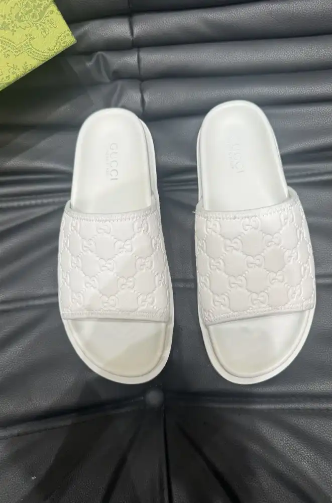 hype Gucci Slippers