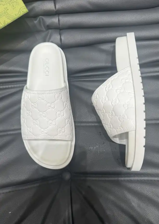 hype Gucci Slippers