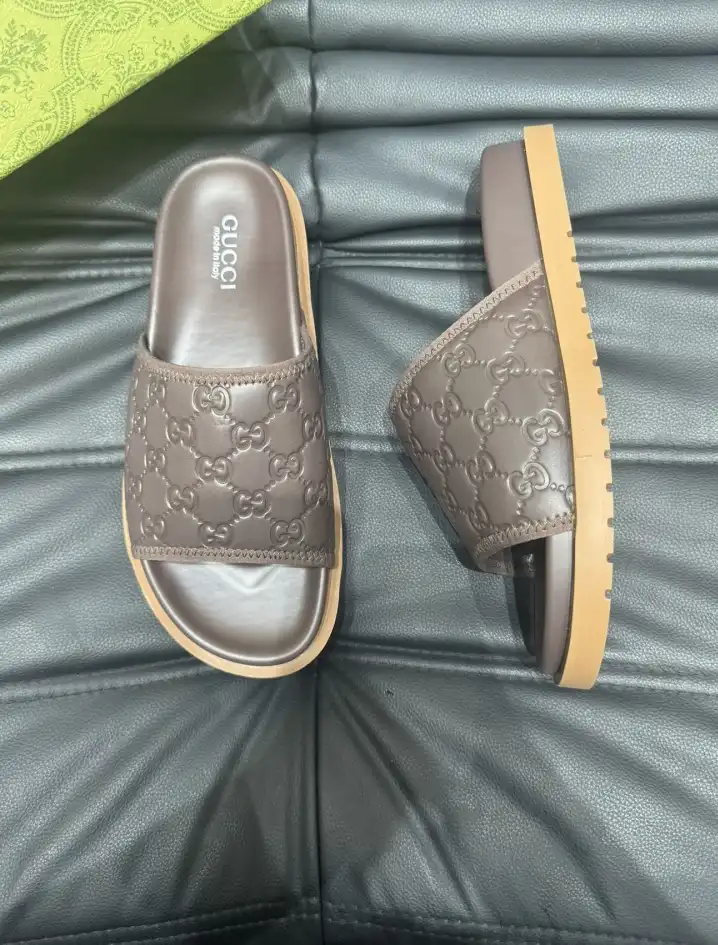 hype Gucci Slippers