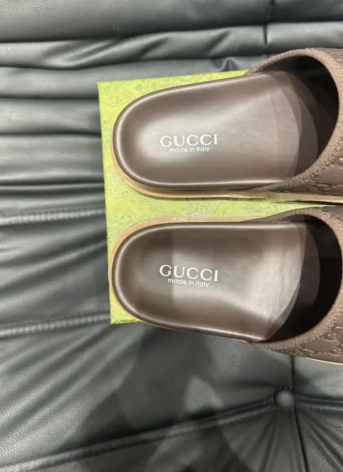 hype Gucci Slippers