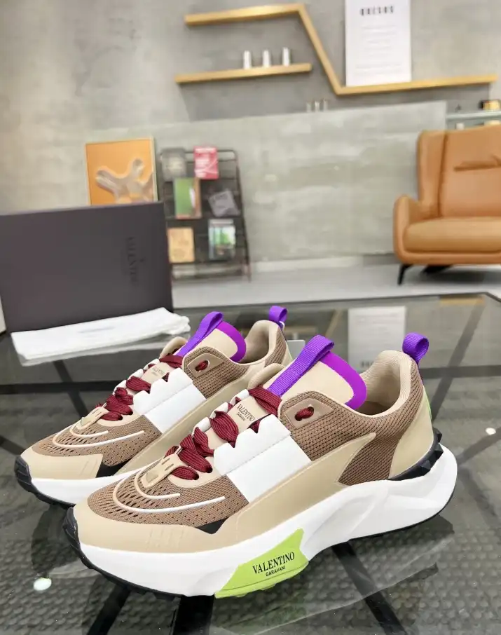 hype Valentino Sneakers