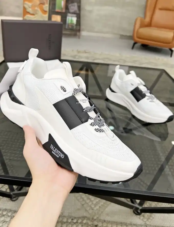 hype Valentino Sneakers