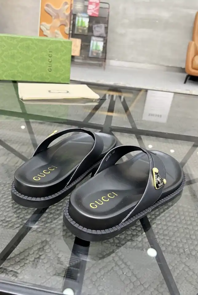 hype Gucci Slippers