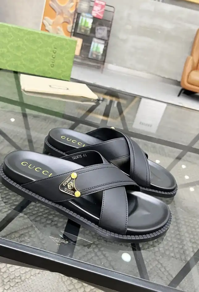 hype Gucci Slippers