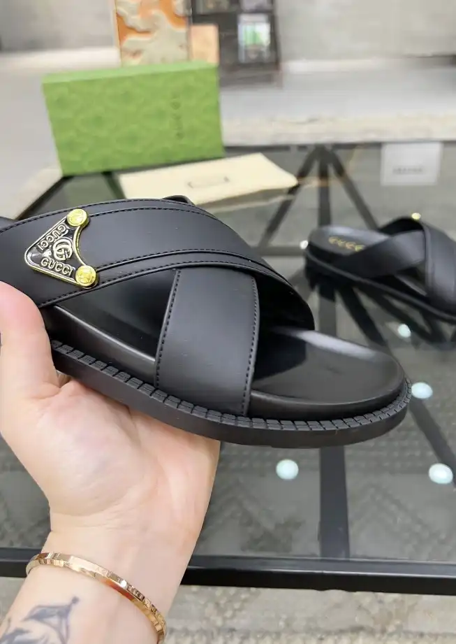 hype Gucci Slippers