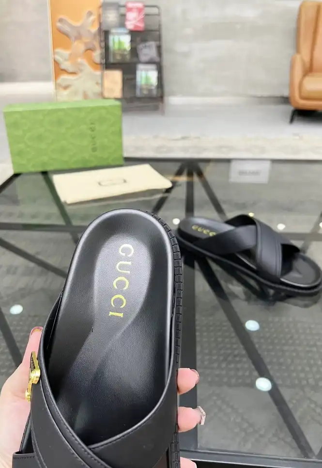 hype Gucci Slippers