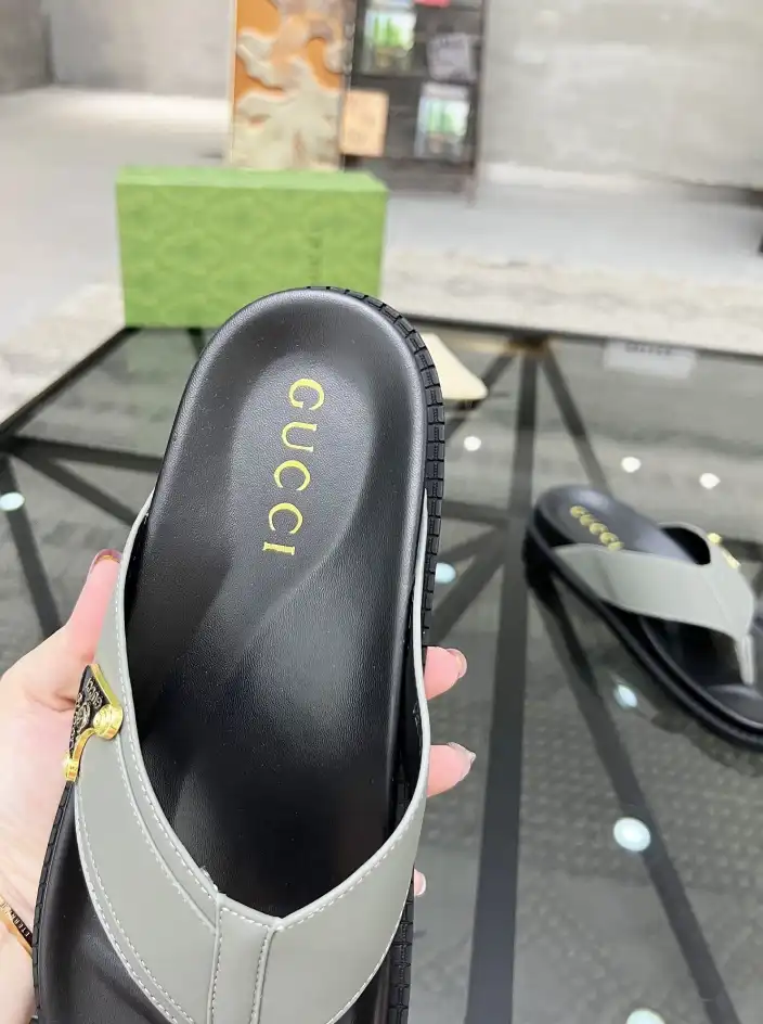 hype Gucci Slippers