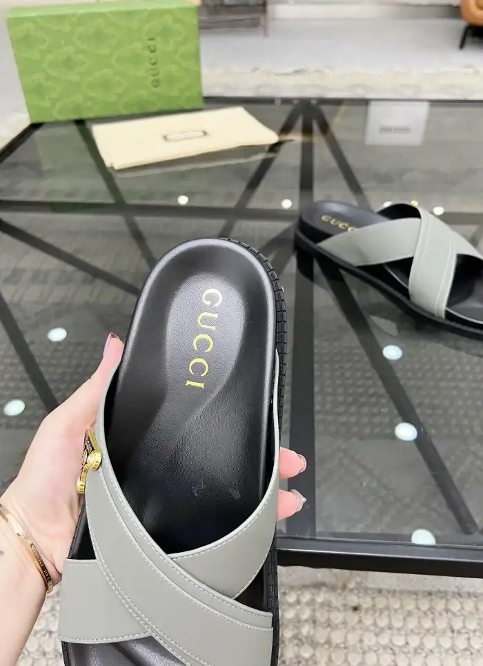 hype Gucci Slippers