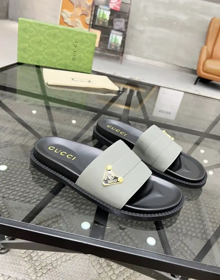 hype Gucci Slippers