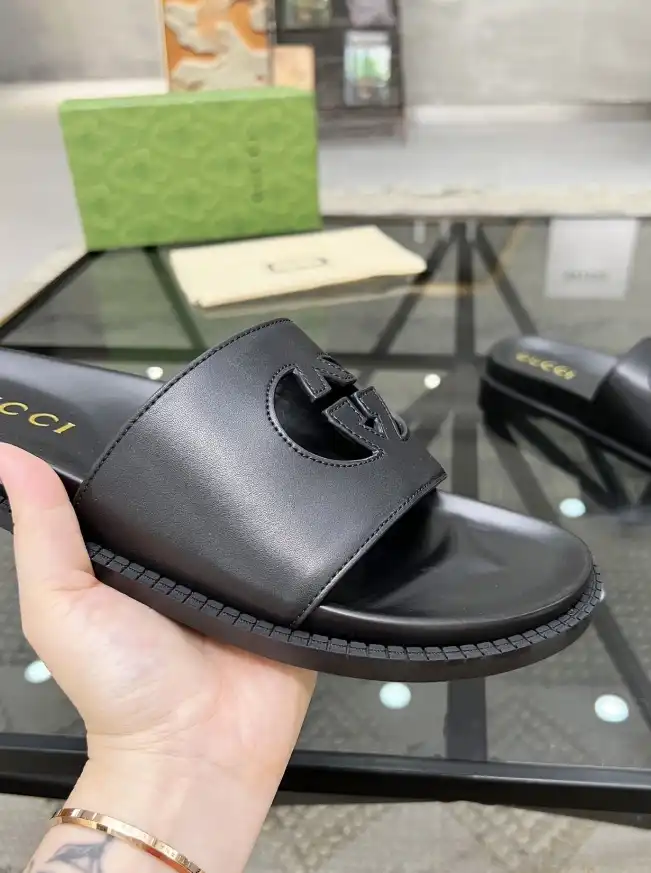 hype Gucci Slippers