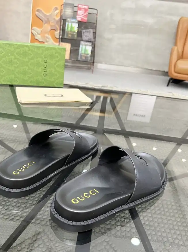 hype Gucci Slippers