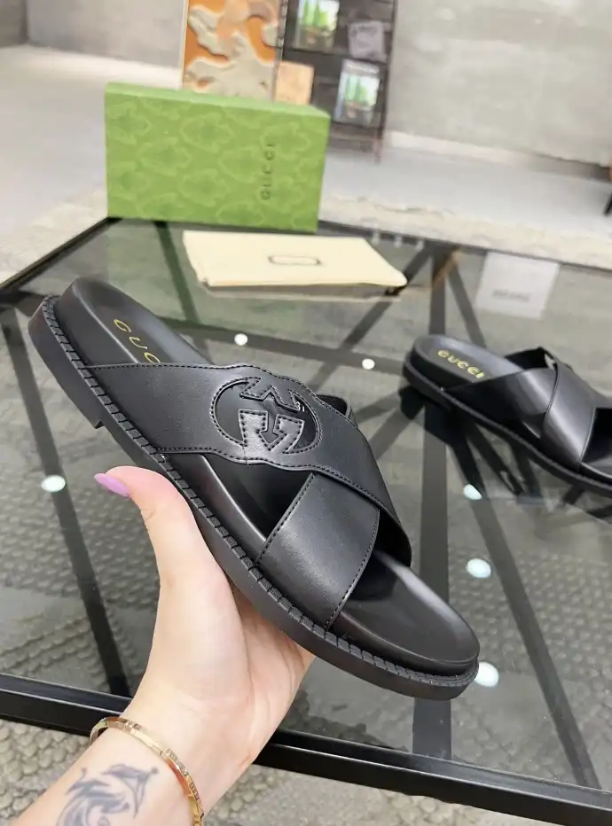 hype Gucci Slippers