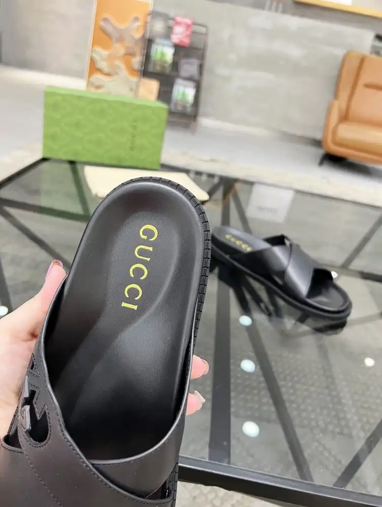 hype Gucci Slippers