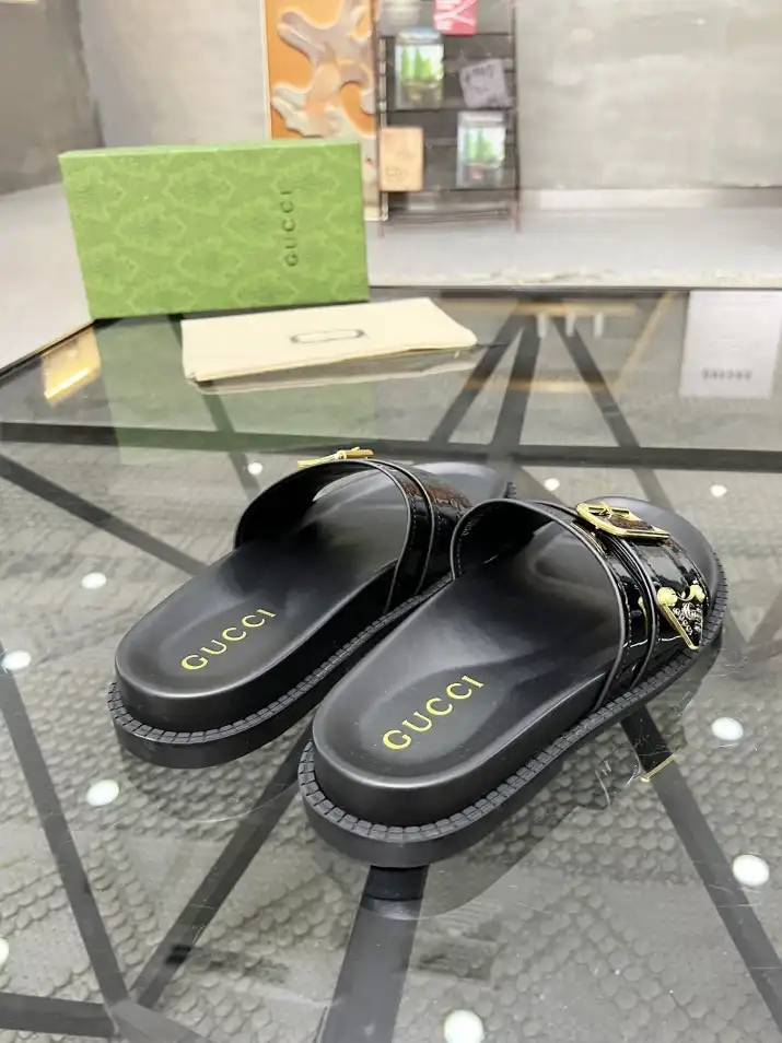 hype Gucci Slippers