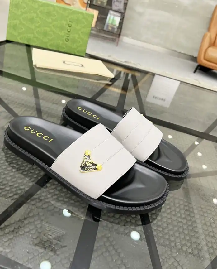 hype Gucci Slippers