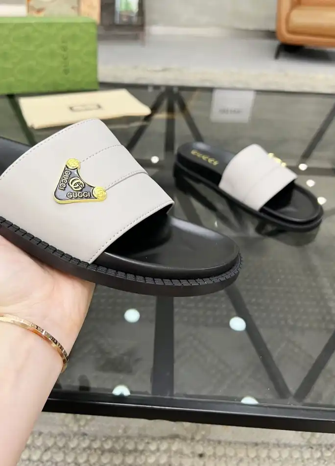 hype Gucci Slippers