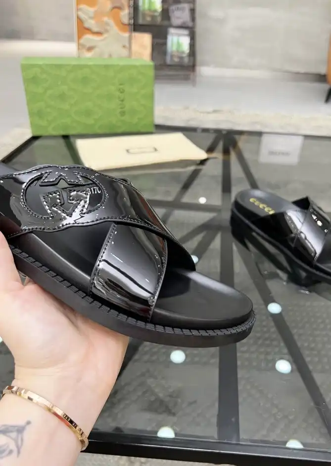 hype Gucci Slippers