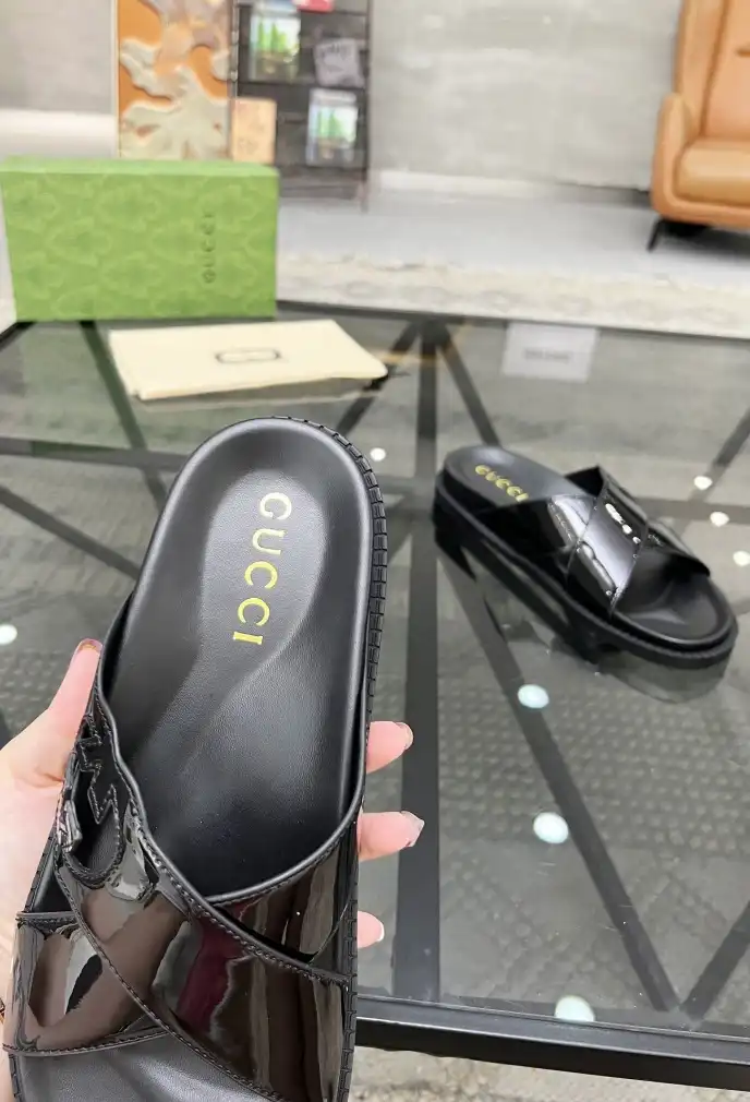 hype Gucci Slippers