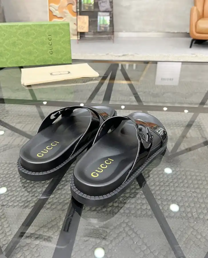 hype Gucci Slippers