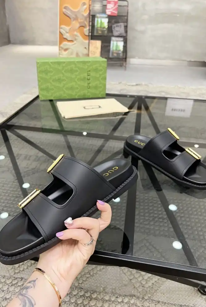 hype Gucci Slippers