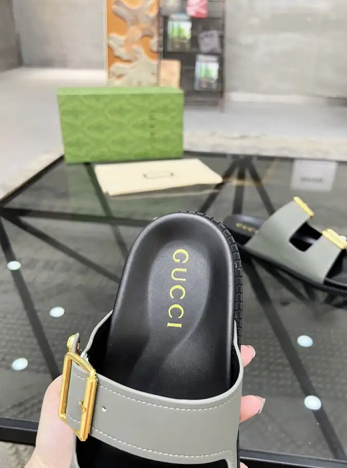 hype Gucci Slippers