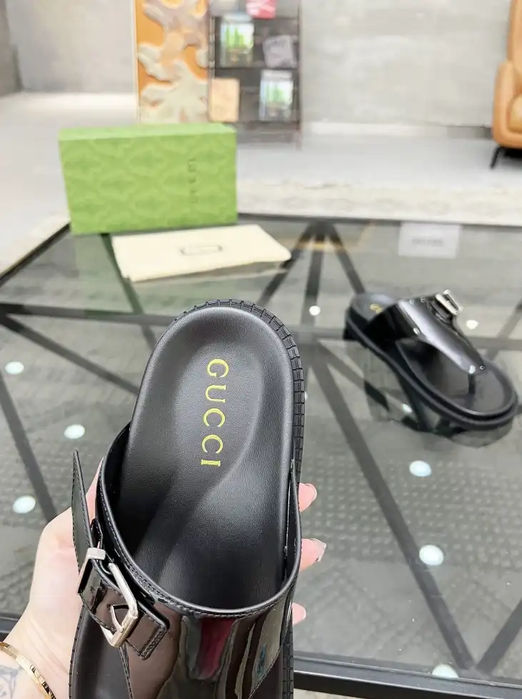 hype Gucci Slippers