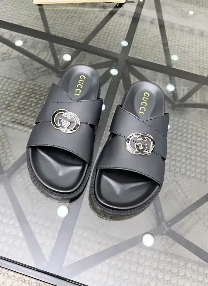 hype Gucci Slippers