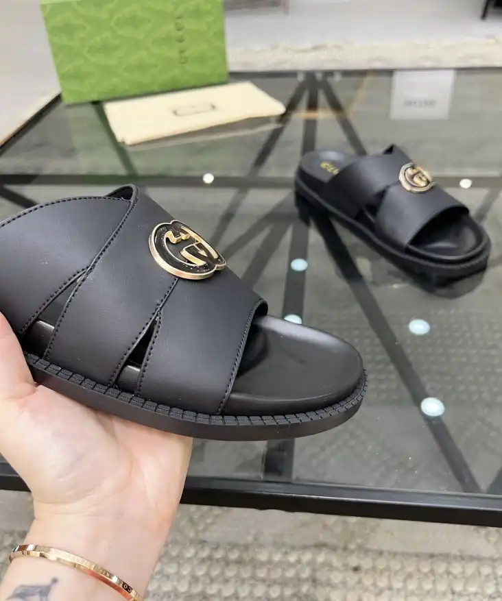 hype Gucci Slippers