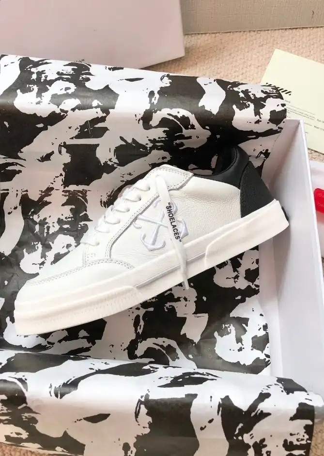 hype Off-White Sneakers