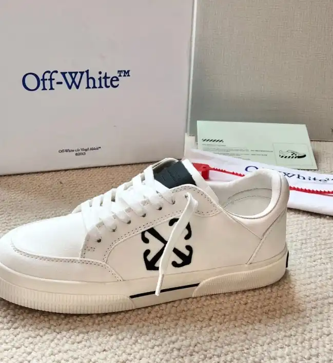 hype Off-White Sneakers