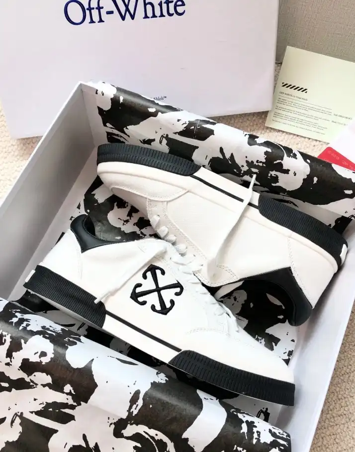 hype Off-White Sneakers