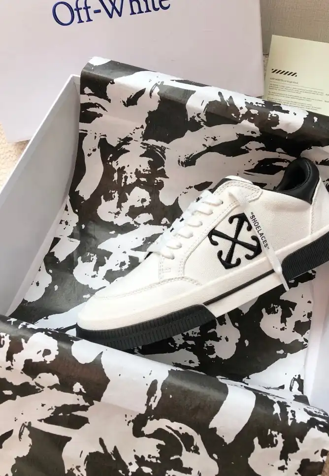 hype Off-White Sneakers