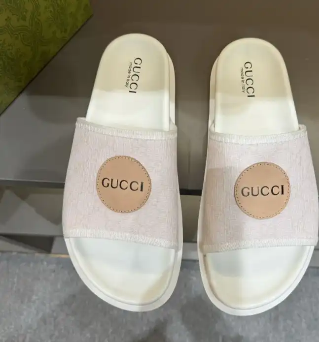 hype Gucci Slippers